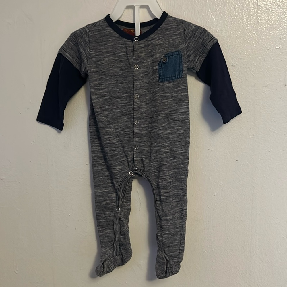 Fashionable footsie suit 6/9 months